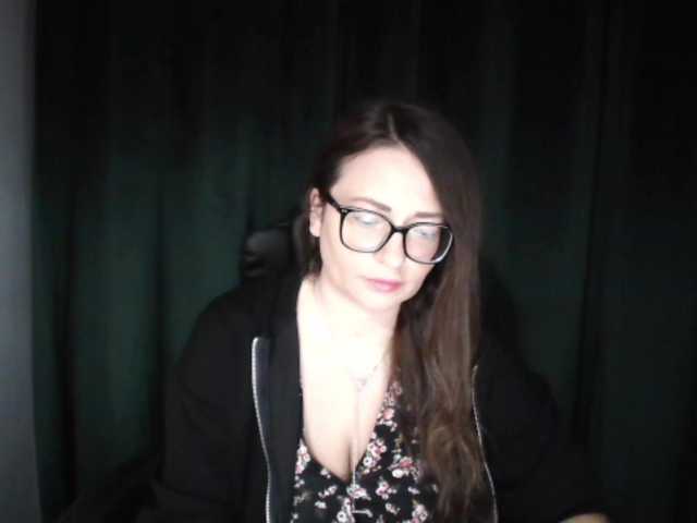 le modèle NoraHot est en webcam porno dans un show sur le site bongacams, il possède les tags suivants: White/Caucasian,Brunette,Shaved
