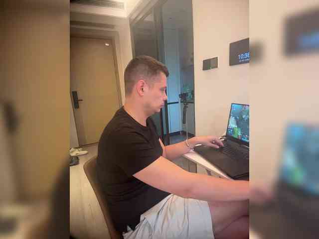 AndrewLawson Sex Cam Show