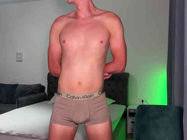 MaxDream Sex Cam Show