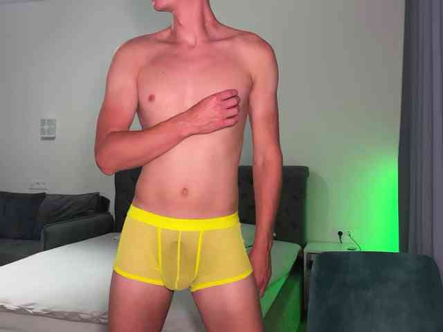MaxDream Sex Cam Show
