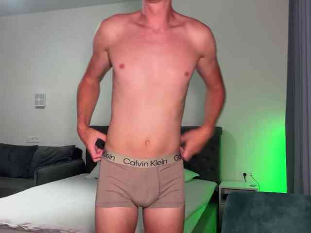 MaxDream Sex Cam Show