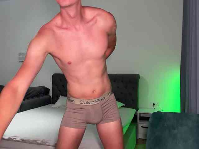 MaxDream Sex Cam Show