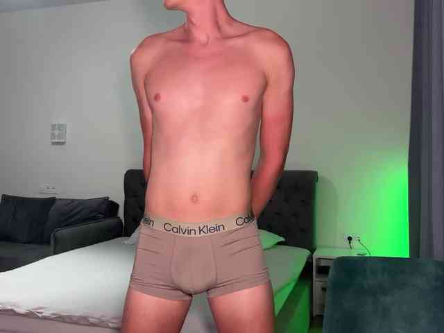 MaxDream Sex Cam Show