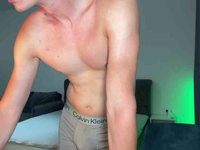 MaxDream Sex Cam Show