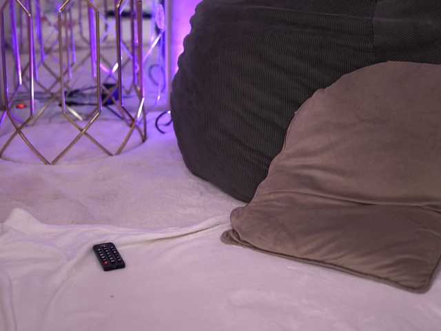 Emmaember live cam
