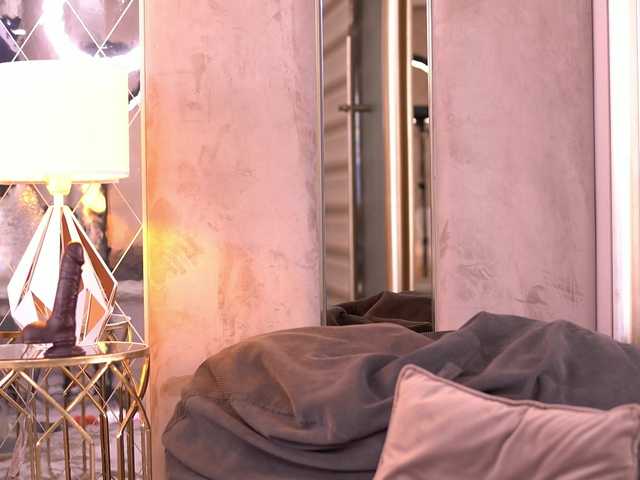 EmmaEmber live cam on BongaCams