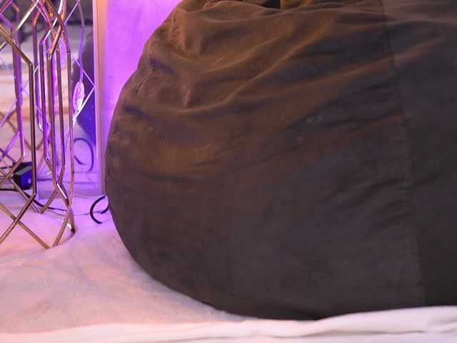EmmaEmber live cam