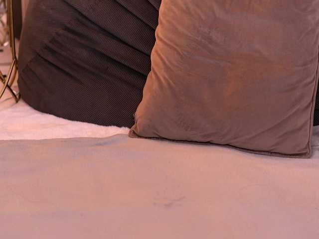 EmmaEmber live webcam show