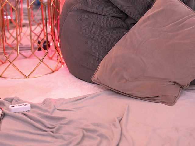 EmmaEmber live cam on BongaCams