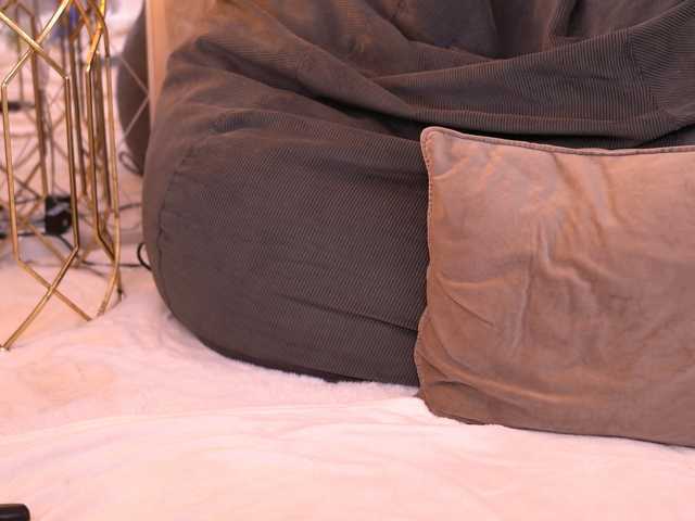 EmmaEmber live cam on BongaCams