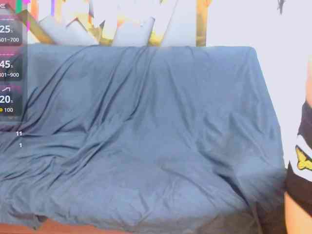 hilaryhot18 webcam