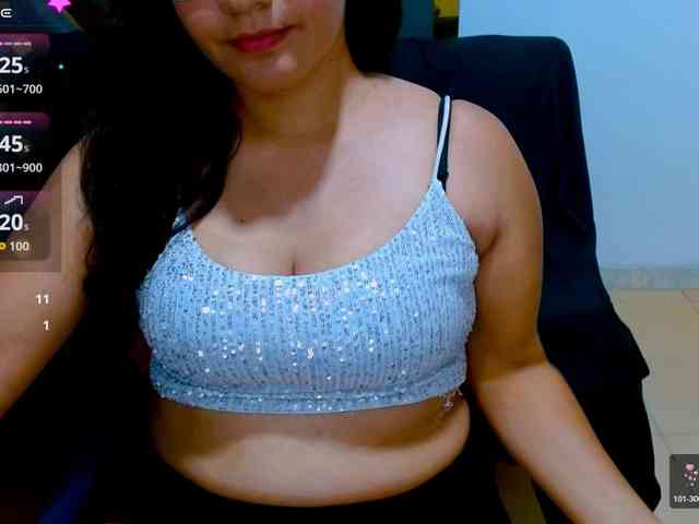 hilaryhot18 webcam