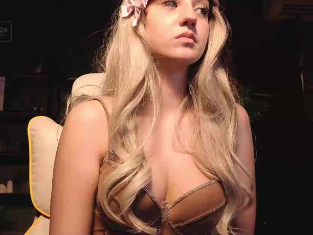 Aliselle live cam on BongaCams