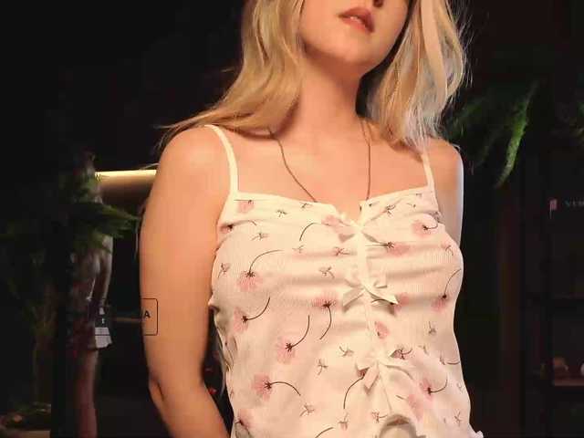 Aliselle live cam on BongaCams