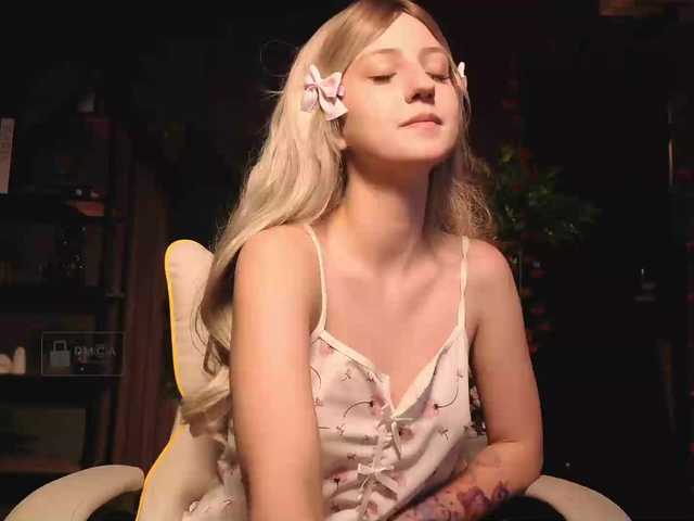 Aliselle live cam on BongaCams