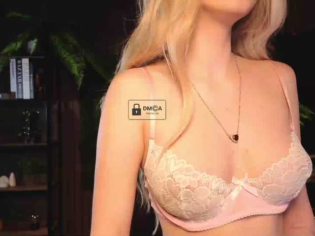 Aliselle live cam on BongaCams
