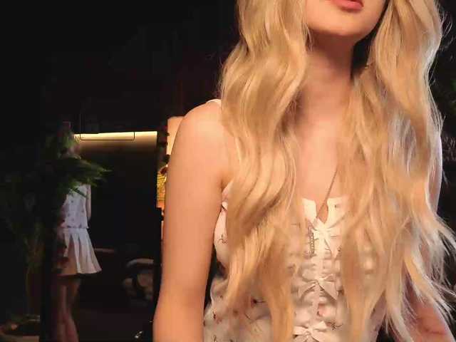 Aliselle live cam on BongaCams