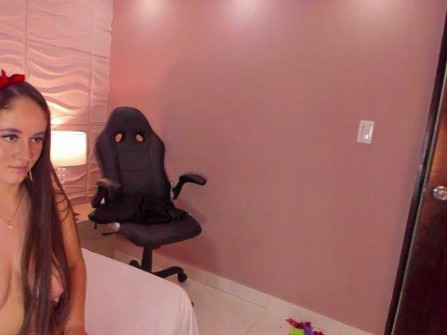 EvaLarsson live cam preview