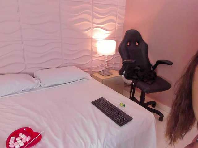 EvaLarsson live cam preview