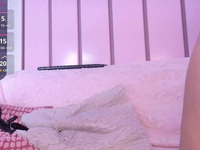 CoralVega в эфире на BongaCams