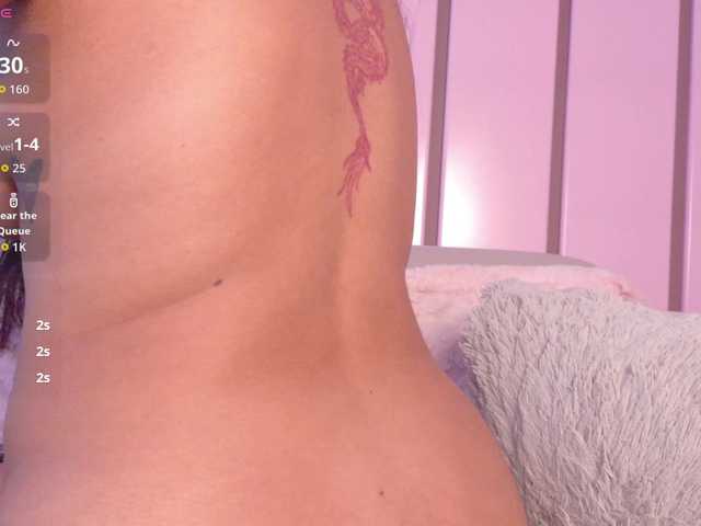 CoralVega live cam on BongaCams
