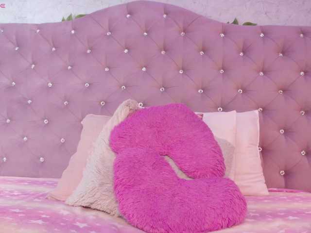 CoralVega live cam on BongaCams