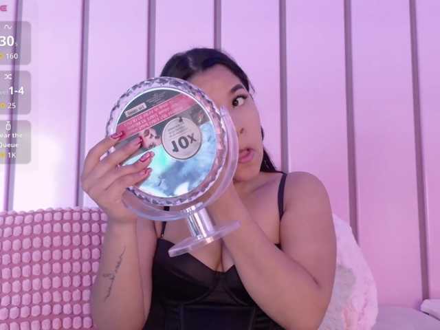 CoralVega live cam on BongaCams