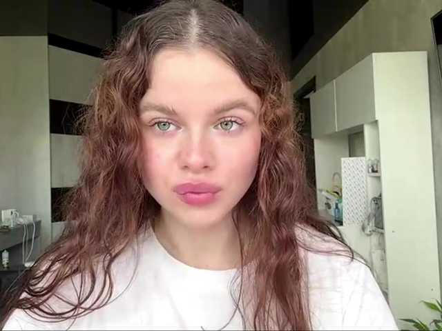 KatriceSarcone live webcam show