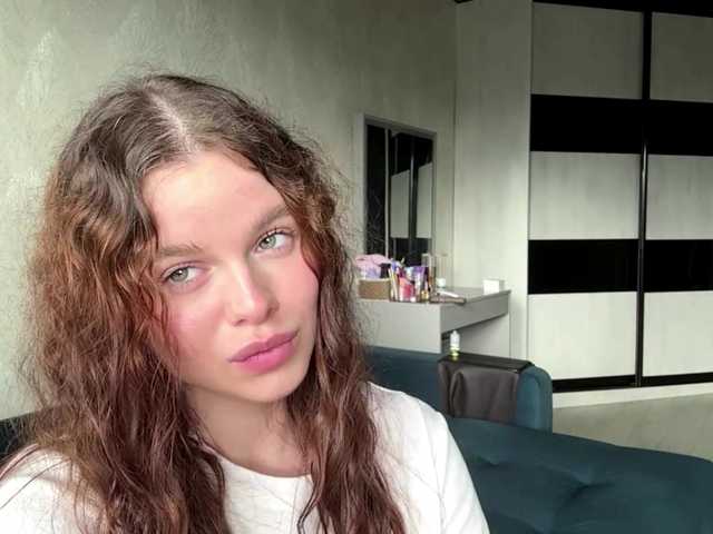 KatriceSarcone live webcam show