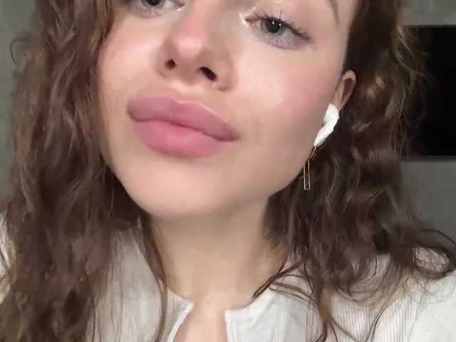 KatriceSarcone live webcam show
