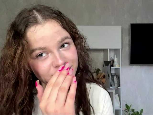 KatriceSarcone live webcam show
