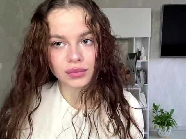 KatriceSarcone live webcam show