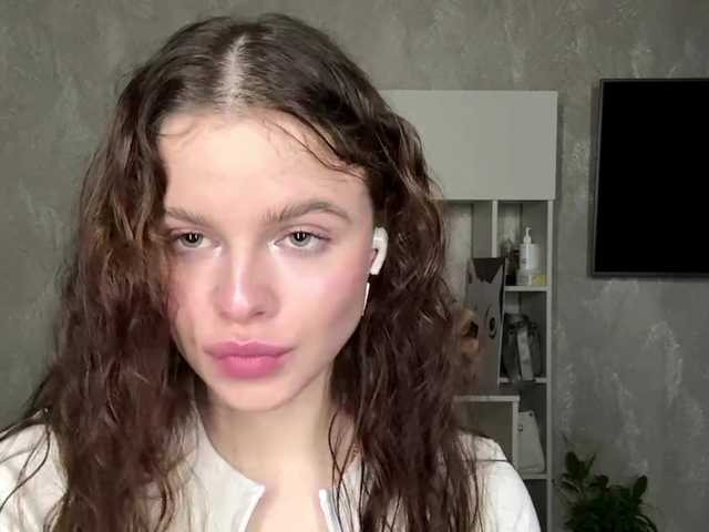 KatriceSarcone live webcam show