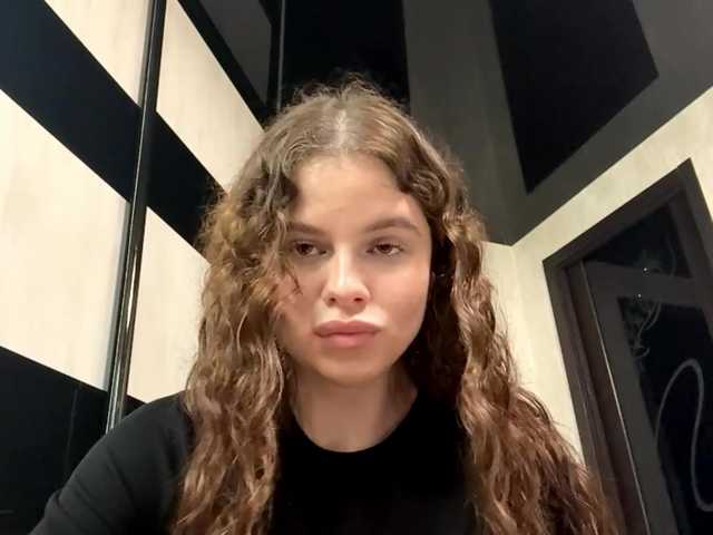 KatriceSarcone live cam preview