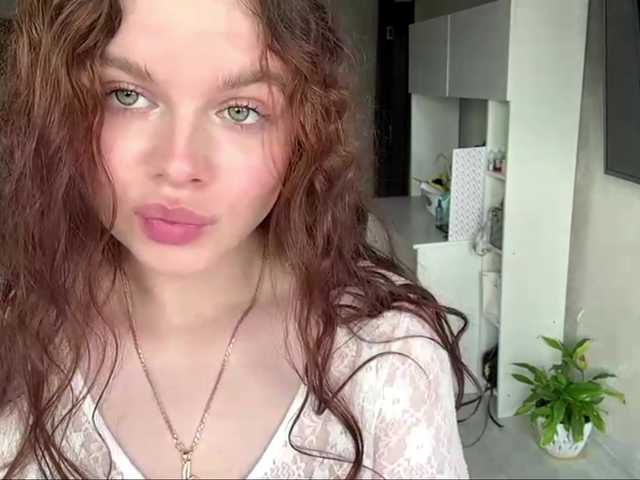 KatriceSarcone live webcam show