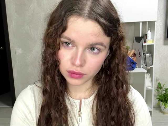 KatriceSarcone live webcam show