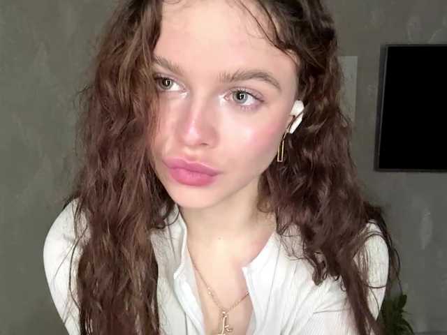 KatriceSarcone live webcam show