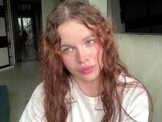 KatriceSarcone live webcam show
