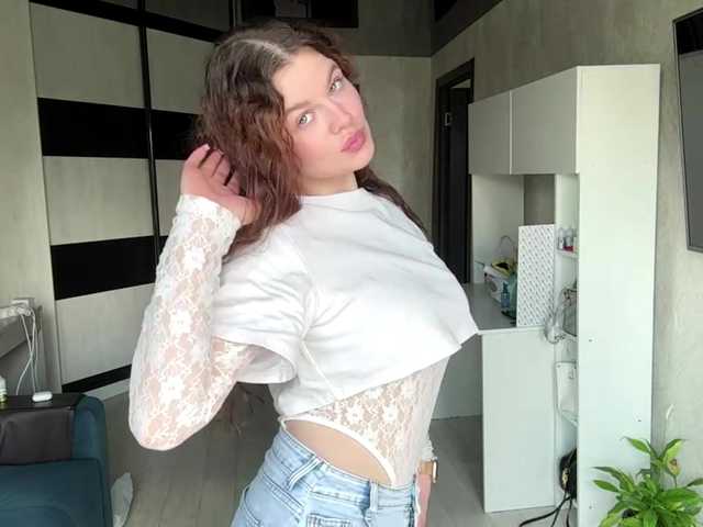 KatriceSarcone live webcam show