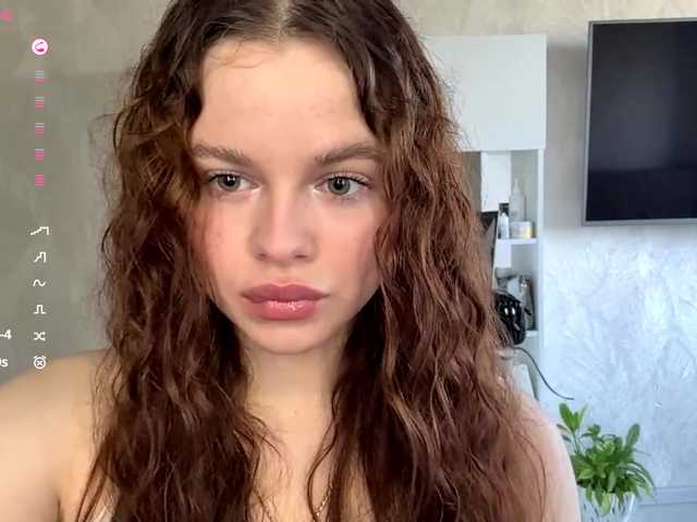 KatriceSarcone live webcam show