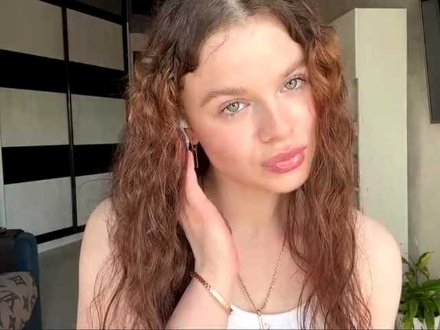 KatriceSarcone live webcam show