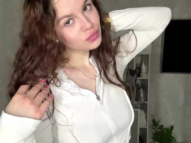 KatriceSarcone live webcam show