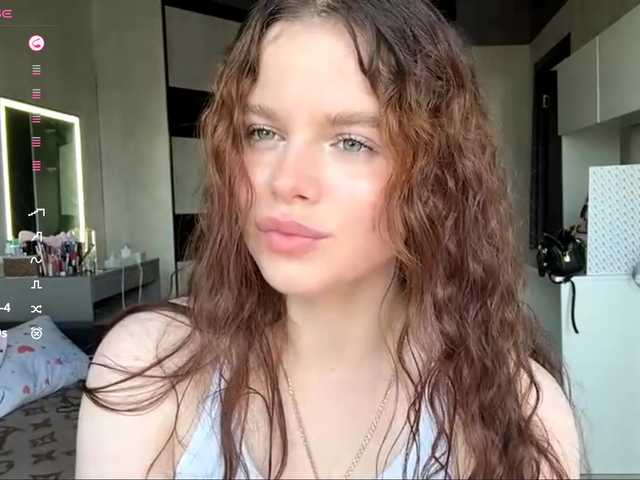 KatriceSarcone live webcam show