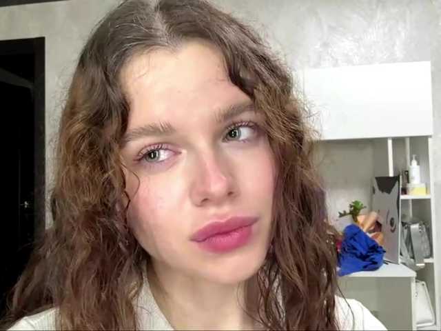 KatriceSarcone live webcam show