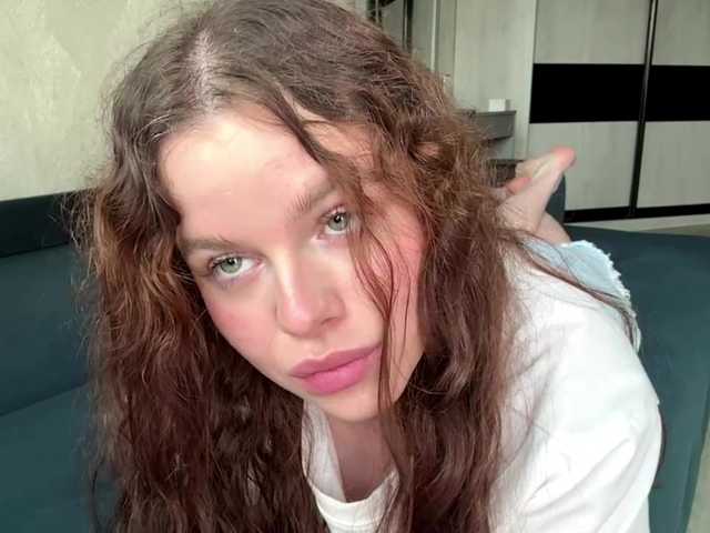 KatriceSarcone live webcam show