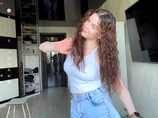 KatriceSarcone live webcam show