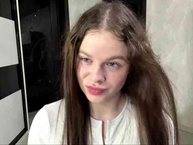 KatriceSarcone webcam