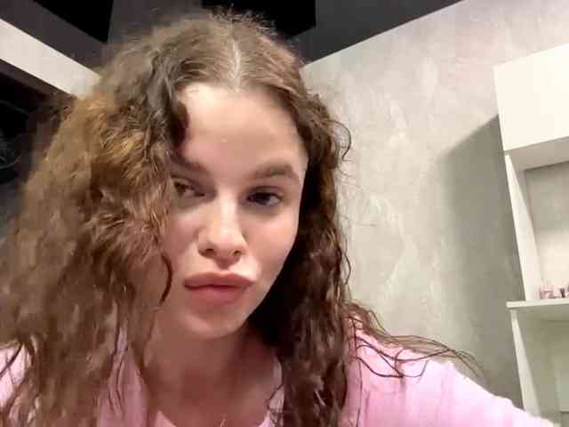 KatriceSarcone webcam