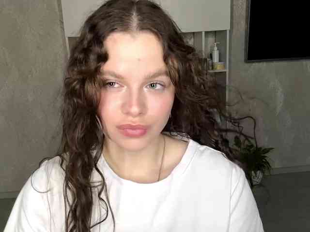 KatriceSarcone webcam