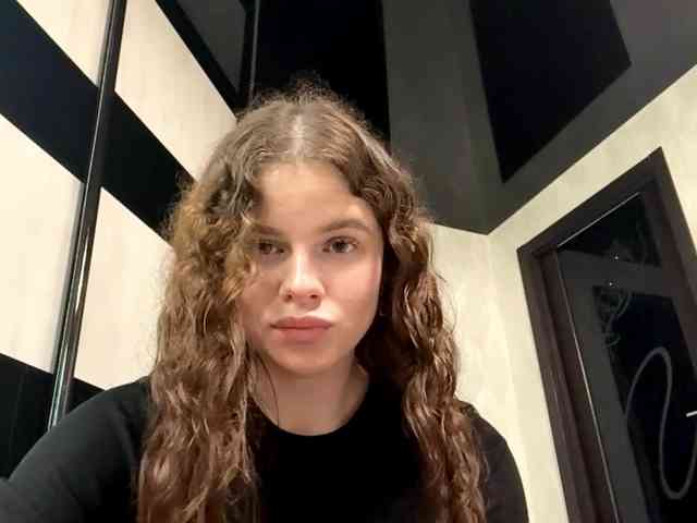 KatriceSarcone webcam